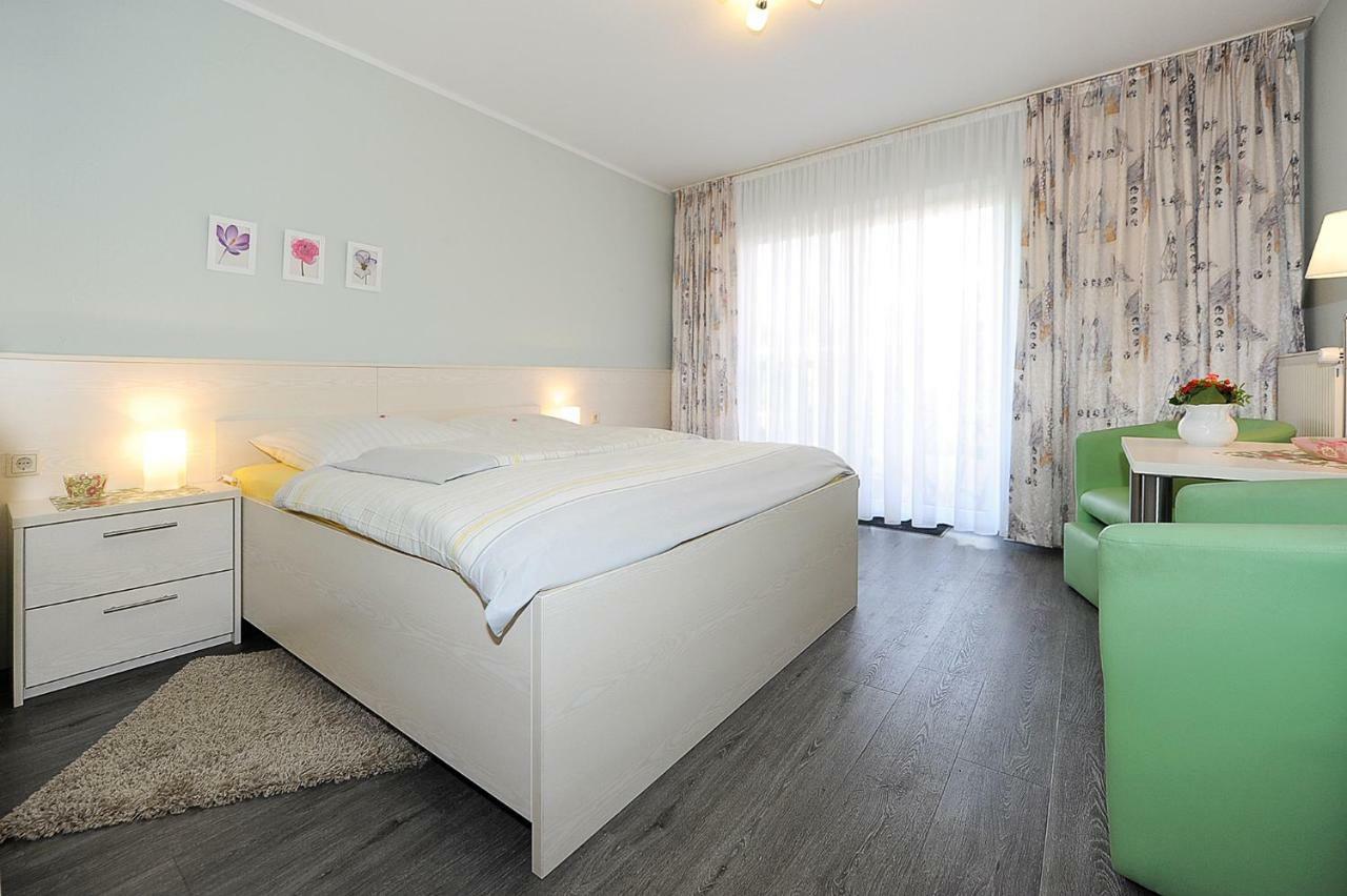Hotel Garni Haus Am Meer Нойхарлингерзийл Екстериор снимка