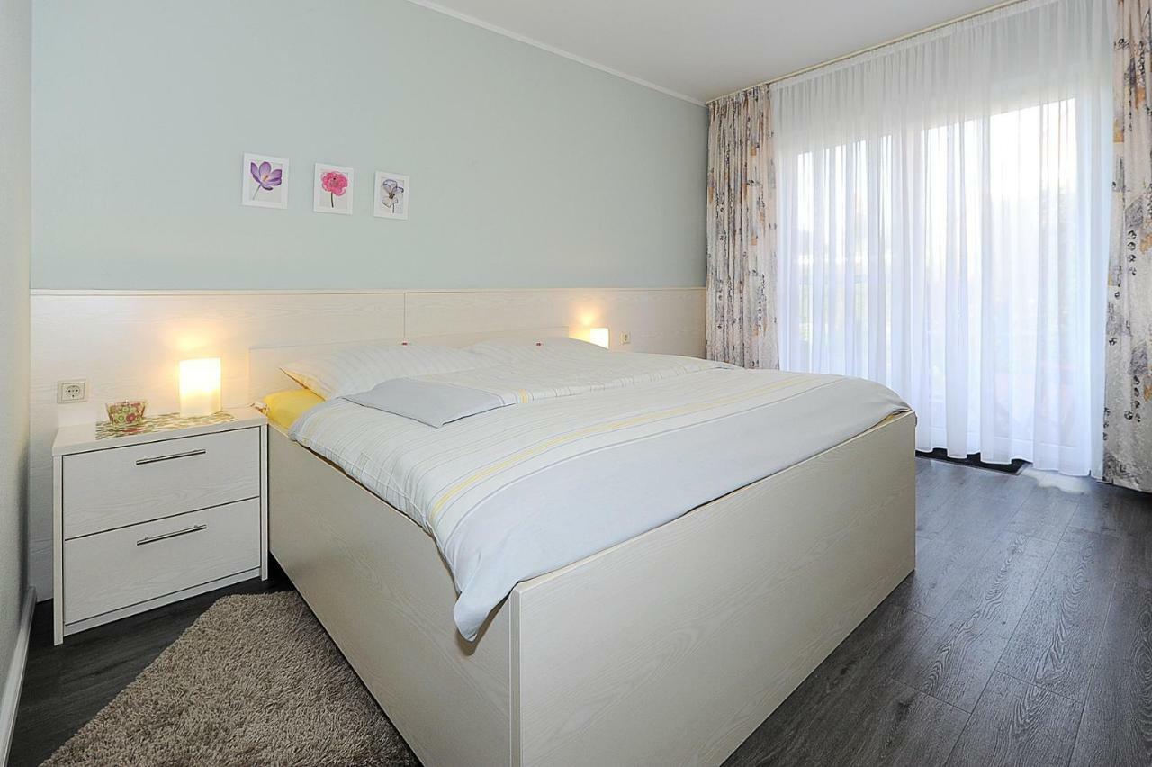 Hotel Garni Haus Am Meer Нойхарлингерзийл Екстериор снимка