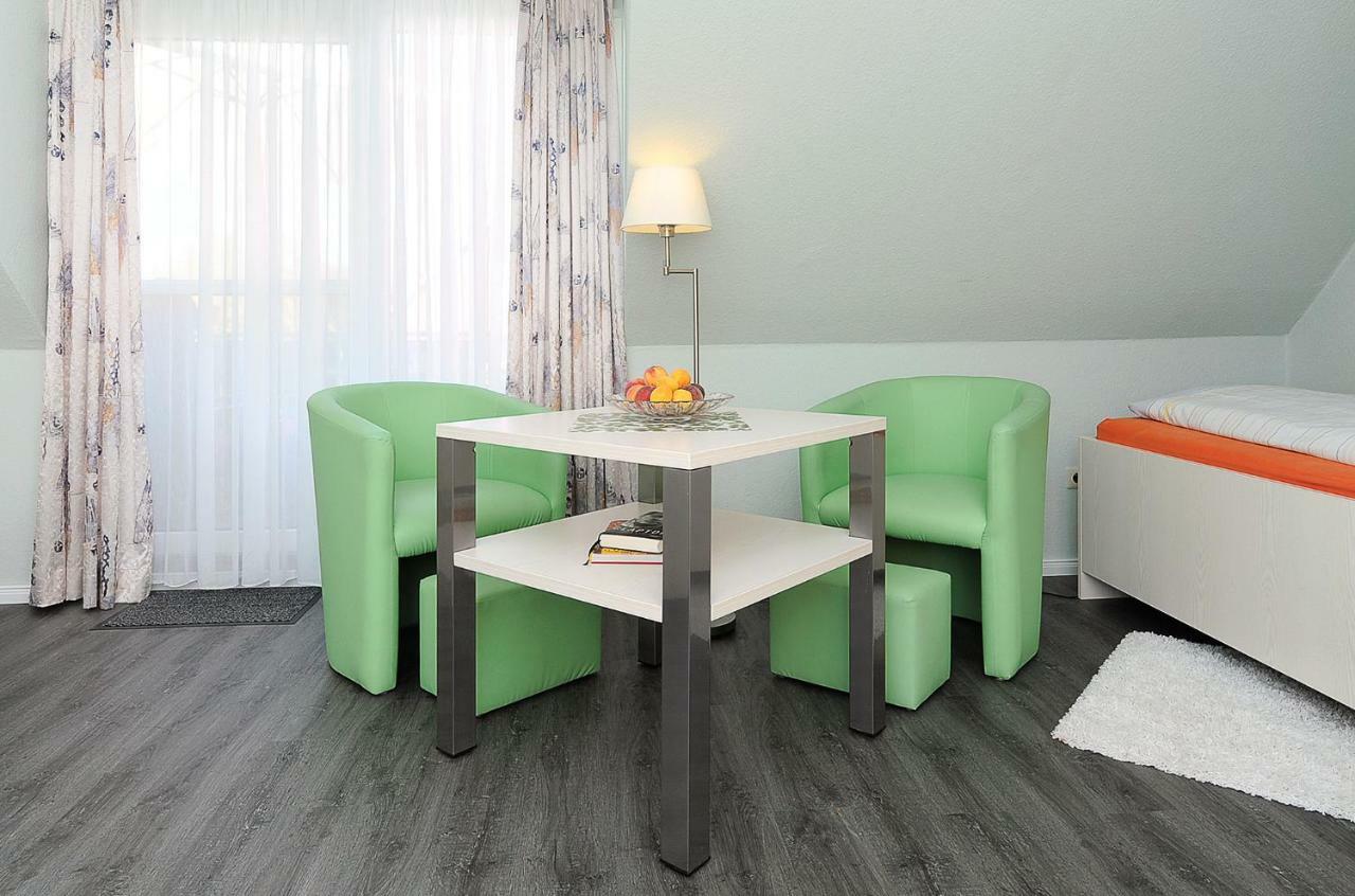 Hotel Garni Haus Am Meer Нойхарлингерзийл Екстериор снимка
