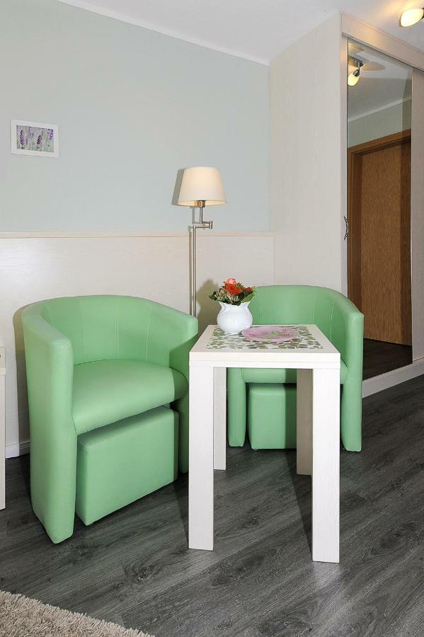Hotel Garni Haus Am Meer Нойхарлингерзийл Екстериор снимка